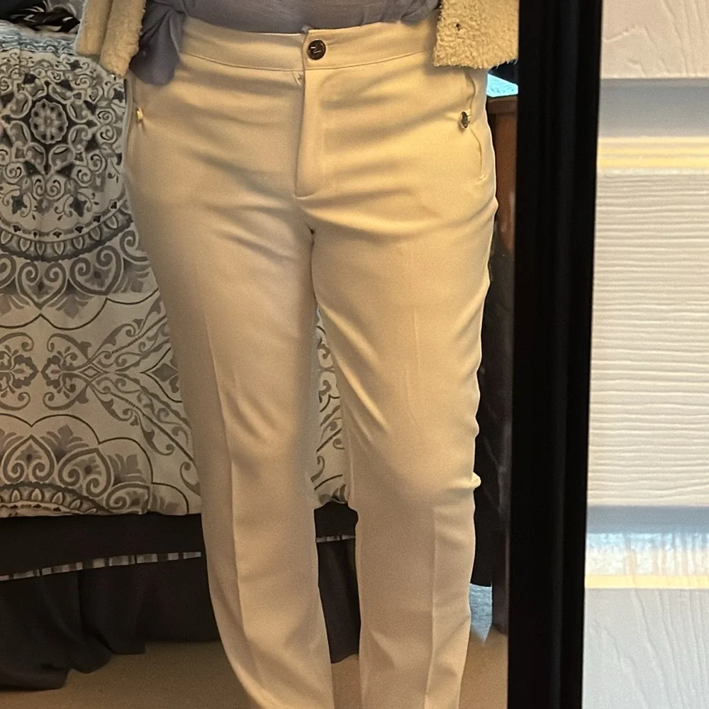 Anne Kline off-white/winter white/ dress slacks. Size 8 Ankle Length. - Picture 13 of 13